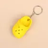 Pingentes para sapatos com furo pequeno, roupas, pingentes para sapatos e bolsas, bolsas femininas, mochilas escolares, acessórios de desenho animado, mini chaveiros fofos