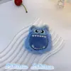 Nova Broche de Pelúcia Desenho Animado Fofo Pequeno Monstro de Pelúcia Decorativo para Mochila de Estudante Lenços Roupas Acessórios