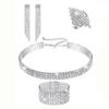Fonte de comércio eletrônico transfronteiriço Versão europeia e americana do popular colar de elemento de pescoço colar de corrente pulseira de diamante completo anel brincos conjunto de quatro peças