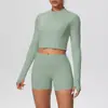 Conjunto de Yoga para Mujer con Chaqueta Corta tipo Nube con Cremallera, Bolsillos Levanta Glúteos y Shorts Ajustados