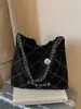 Bolso Tote Grande Versátil Nuevo, Elegante y de Moda para Mujer, Diseño de Nicho Popular, Bolso de Hombro con Cadena para Viajar