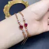 Pulsera de rubí natural. El cristal es claro y transparente, el rubí es tan brillante como una llama ardiente, tamaño de anillo 5*7