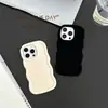 Funda de teléfono acolchada con patrón de olas grandes para Apple 15promax color sólido 14 simple 13 agujero grande 12 tendencia 11