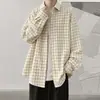 Camisa xadrez retrô estilo americano, cardigã oversized masculino de outono com caimento solto, camisa de manga comprida, peça externa casual versátil para casais
