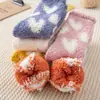 Meias Outono e Inverno Femininas de Coral Sem Fiapos Amor Espessadas Quentes Meia de Cano Médio Estilo Japonês Lua Dormindo Meias de Chão