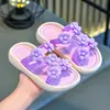 Chinelos de Verão Antiderrapantes com Solado Macio, Estampa de Flores em Desenho Animado para Meninas Pequenas, Chinelos Infantis com Sensação de Pisar nas Nuvens