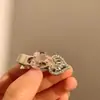 Pinza para el pelo con forma de corazón de pedrería, estilo dulce y fresco, para mujer. Lujo accesible y diseño de alta gama. Pinzas de pico de pato para el pelo. Accesorios para el pelo de nicho, elegantes y versátiles.