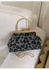 Bolsa Pelúcia Casual Grande Capacidade Estilo Coreano 2025 Feminina Corrente Estampa Leopardo Colorida Personalizada Uma Ombro Transversal Concha Bolsa de Mão