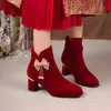 Sapatos de casamento estilo floral na cor bordô para mulheres, de salto baixo, sapatos de noiva estilo chinês Xiuhe que são confortáveis para os pés