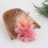 2025 Flor de Gaze Pena Corsage Flor Artificial Chapéu Decoração Flor Versátil Europeu e Americano Exportação Cor Broche Completo 866