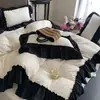 Juego de colcha de cuatro piezas de estilo francés, romántico y de alta gama, con encaje grande, gasa de doble capa y diseño jacquard en relieve, que incluye una cubierta de cama de tres piezas estilo princesa