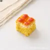 Atacado Acessórios de resina DIY brinquedo de comida simulada em miniatura pão de quatro peças com açúcar branco pequeno ornamento 3D ímã de geladeira chaveiro