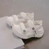 Sapatos com Estrutura da Moda para Meninas, Novo Estilo de Verão, Sapatos de Malha Macios Antiderrapantes para Crianças, Sandálias Esportivas, Sapatos Infantis da Moda