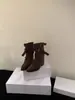 Botines de nicho hasta la mitad de la pantorrilla con hebilla de cinturón, estilo retro versátil, slip-on con tachuelas, nuevas botas de mujer con punta fina para otoño 2026