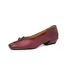 Zapatos de Mujer para Commuter de Cuero Genuino, Estilo Europeo, Hebilla de Metal, Plisados de Piel de Oveja, Tacón Bajo Grueso Cuadrado, Otoño 2026
