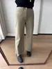 Jeans de tiro alto, corte ajustado y pierna recta que hacen que tus piernas se vean más largas y rectas, con un estilo retro adecuado tanto para el trabajo como para el uso casual, con un acabado lavado y elasticidad en cuatro direcciones.. 032