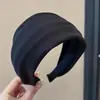Diadema de punto de ala ancha de color sólido para otoño e invierno para mujer, accesorio para el cabello de alta gama, nuevo modelo 2025, diadema deportiva simple para lavarse la cara