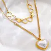 Delicado y Elegante Collar Versátil en Forma de Corazón para Mujer, Diseño de Nicho Color Dorado, Joyería de Acero de Titanio Chapado en Oro de 18K