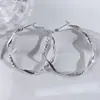 Nuevos Pendientes de Aro Grandes Elegantes y Versátiles con un Toque de Lujo Ligero y de Alta Gama, Brazaletes para Oreja Femeninos, Pendientes de Aro Lisos Únicos, Aretes