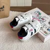 Tênis de Algodão Dupla Camada para Meninas Desenho Animado 2026 Outono/Inverno Novo Estilo Tênis de Skate Infantil Com Pelúcia Quente Tênis de Treino Alemão Tênis Esportivo Casual