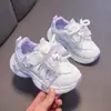 Zapatos de papá lindos para niñas, nueva colección primavera/otoño 2026, con lazo, diseño de dibujos animados, suela suave y características antideslizantes, perfectos para bebés y versátiles para varios atuendos