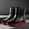 Botas de chuva masculinas de cano médio, sapatos aquáticos estilosos de corte baixo, antiderrapantes, impermeáveis, de cano curto, leves, borracha espessa, resistentes ao desgaste