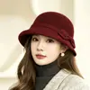 2026 Nuevo Sombrero de Fieltro de Lana Tipo Cubo para Mujer Otoño Invierno Estilo Coreano Sombrero Fedora con Lazo Moda Versátil Cálido Hace que la Cara Parezca Más Pequeña Pescador