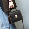 Bolsa Feminina de Alta Qualidade Moda Portátil Couro Bolsa Feminina Quadrada Pequena Estilosa Versátil Bolsa de Ombro Transversal Acabamento Requintado