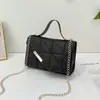 2025 Nova Bolsa de Ombro Moda Bordada Sarja Acolchoada para Comércio Exterior Bolsa de Mão Bolsa Transversal Texturizada para o Dia a Dia Bolsa Quadrada Leve