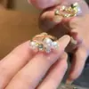 Anillo para Dedo Todo Fósforo Estilo Japonés y Coreano Exquisito Estilo Celebridad Circonita Perla Apertura tamaño libre Anillo de Moda Elegante y Suave