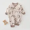 Roupas de Bebê Recém-nascido Borboleta Algodão Puro Primavera e Outono Novo Estilo Body Lua de Mel Roupas de Engatinhar Macacão de Cadarço Super Fofo
