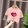 Camiseta de Manga Larga de Algodón Puro con Retazos de Moda Nueva para Niñas 2026 (Niños de tamaño mediano a grande) Top de rayas para primavera y otoño