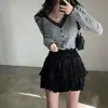 Moda chique coreana gola V com retalhos de renda manga longa camisa base 2026 primavera e outono slim fit modeladora top base para mulheres