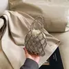 Bolso de Perlas con un Diseño de Alta Gama, Lujo Ligero, de Nicho, Nuevo Bolso Cruzado Mini para Teléfono de Verano 2026, Compacto y Ligero