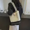 Bolsa Tote da Moda de Ombro Único, Bolsa de Mão Versátil Listrada, Bolsa de Ombro Preto e Branco, Bolsa de Compras Tricô Color-Blocking de Grande Capacidade