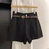 Shorts negros casuales de tiro alto adelgazantes para mujer, verano 2026, estilo coreano petite, pantalones versátiles de pierna ancha línea A