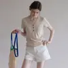 Camiseta retro de manga corta con cuello en V estilo francés para mujer, top de punto fino y transpirable de verano con diseño único de nicho