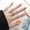 Anel Aberto com Design de Nicho Interessante Feito de Aço Inoxidável, Anel para Dedo Indicador com um Toque de Luxo Leve, Moderno e Fashion, Acessório Versátil Estilo Coreano