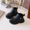 Botas clásicas para niñas pequeñas, Botas estilo Martin de moda coreana, Botas de cuero para niños, Nuevos modelos de primavera y otoño, Botas de color liso sencillas para niños pequeños