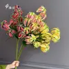 Lirios de fuego multiflorales, flores artificiales, arreglos florales para bodas de hotel, flores de seda para la decoración del ambiente del banquete de boda y compromiso
