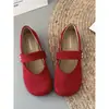 Zapatos retro Mary Jane rojos de suela blanda con velcro para mujer, nuevo estilo de otoño 2026, adecuados para combinar con faldas, zapatos individuales artísticos estilo bosque