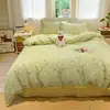 Juego de ropa de cama de cuatro piezas de gasa de doble capa, grado A, con un diseño minimalista y fresco, algodón 100% ultrasuave y lindos patrones de dibujos animados, adecuado para estudiantes