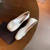 Sapatos de Couro de Ovelha com Bico Separado para Mulheres 2026 Novo Estilo Sapatos Planos de Balé com Design de Ferradura Feminino Sapatos de Calçar Rasos