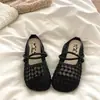 Medias Pantuflas Cerradas de Fondo Plano para Mujer, Zapatos de Pescador para Uso en Exteriores, Nuevas Sandalias Mary Jane Huecas Transpirables Verano 2026