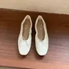 Sapatos femininos estilo francês com fundo plano, laço e estampa de leopardo, 2026 primavera/outono, sapatilhas vermelhas para combinar com saias