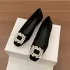 Sapatos Femininos de Salto Grosso com Fivela Quadrada de Strass Francês Decotados 2026 Outono Novo Estilo Combinam com Saia Sapatos Gentis para Noite