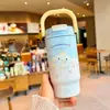 Botella de agua aislada de dibujos animados en colaboración con Sanrio Hello Kitty, diseño lindo y elegante para niñas, con un asa para llevarla fácilmente