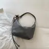Bolso de hombro único de textura retro de moda, estilo coreano de nicho, nuevo artículo de otoño 2026 para el trabajo, para ir al trabajo, gran capacidad, bolso de axila moderno