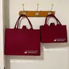 Bolsa de Almacenamiento Portátil de Botón a Presión de Aspecto Elegante, Nuevo Rojo Cereza, Bolsa de Compras Conveniente de Gran Capacidad, Bolsa de Fieltro para Salir