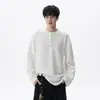 Camiseta de manga larga estilo americano con cuello Henry para hombre, de verano, de alta costura, color liso, casual, ropa interior, top texturizado retro de moda